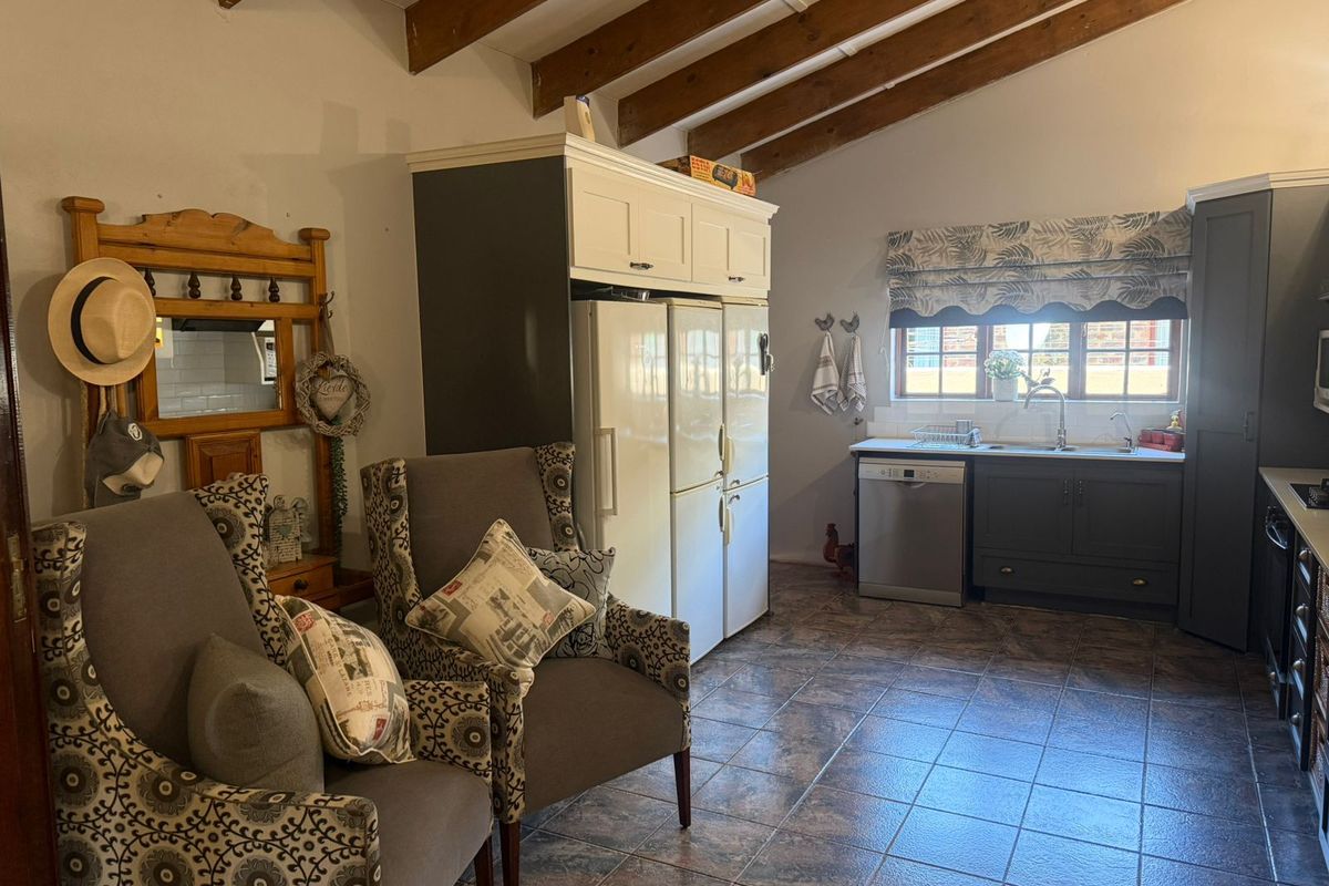 Fantastic Property with loads of space - Photo 5