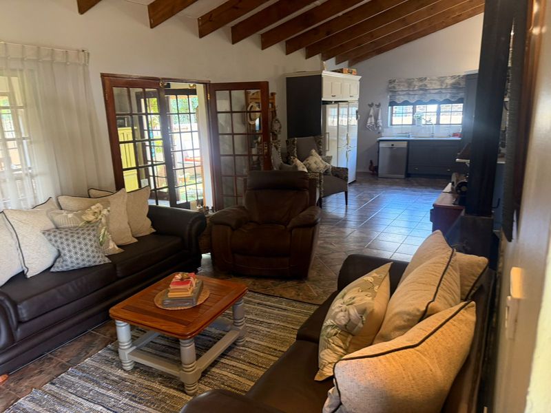 Fantastic Property with loads of space - Photo 6