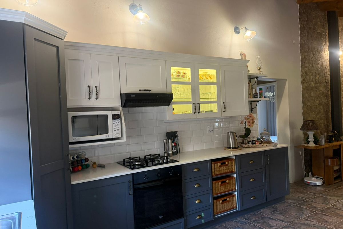 Fantastic Property with loads of space - Photo 4