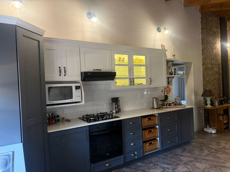 Fantastic Property with loads of space - Photo 4