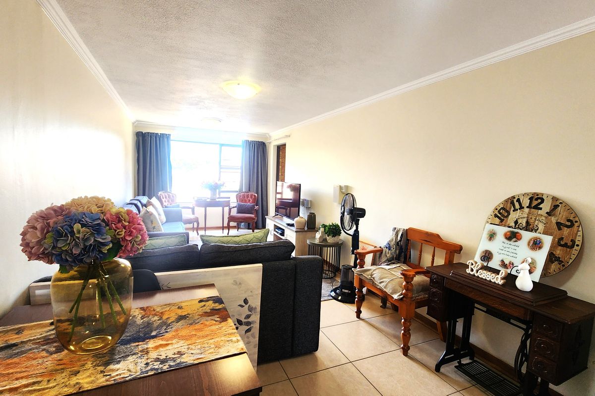 1-bedroom retirement unit - Photo 3