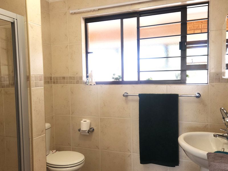 1-bedroom retirement unit - Photo 10