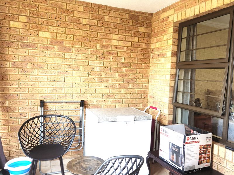 1-bedroom retirement unit - Photo 6