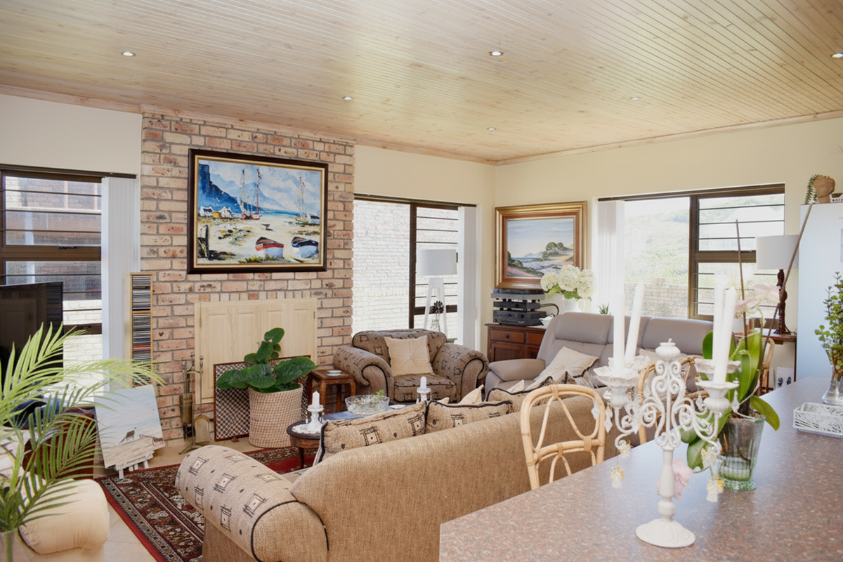 Well-Equipped Coastal Home with Sea Views – Suiderstrand, Cape Agulhas - Photo 3