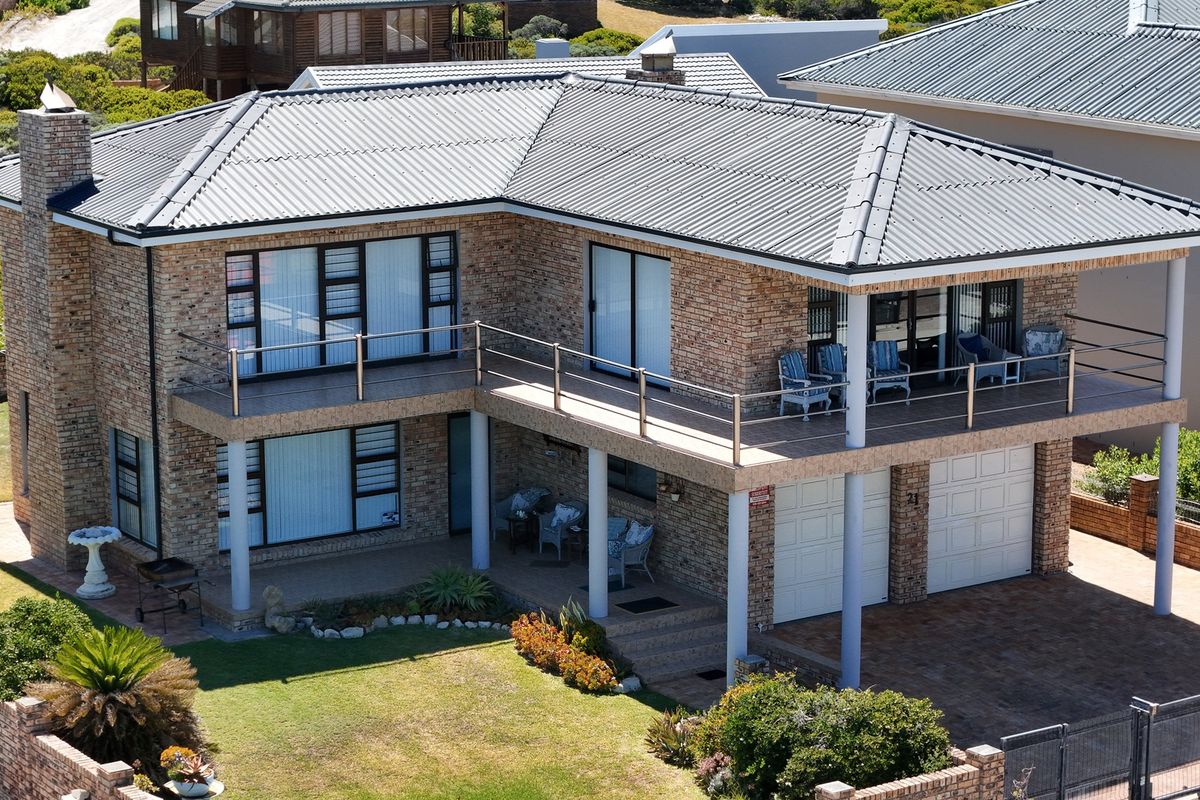 Well-Equipped Coastal Home with Sea Views – Suiderstrand, Cape Agulhas - Photo 2