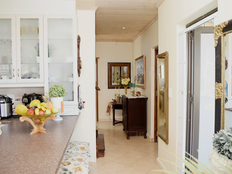 Well-Equipped Coastal Home with Sea Views – Suiderstrand, Cape Agulhas - Photo 8