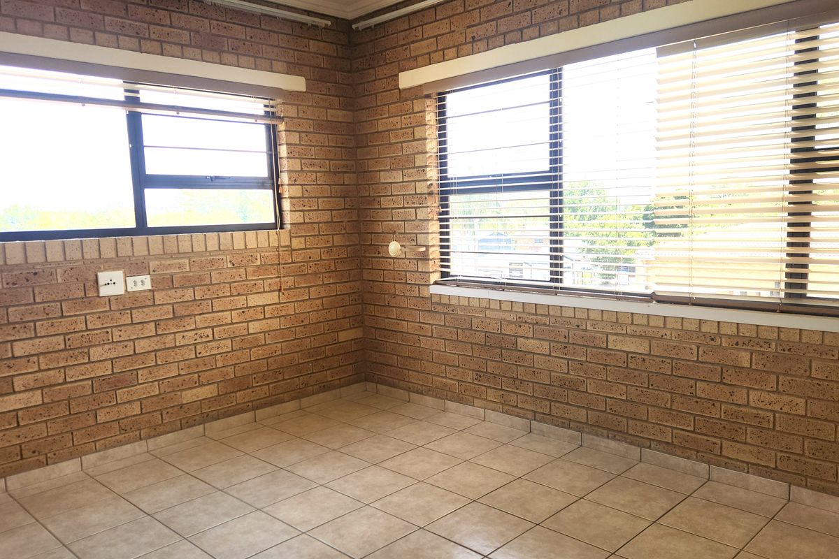 1-bedroom retirement unit - Photo 5