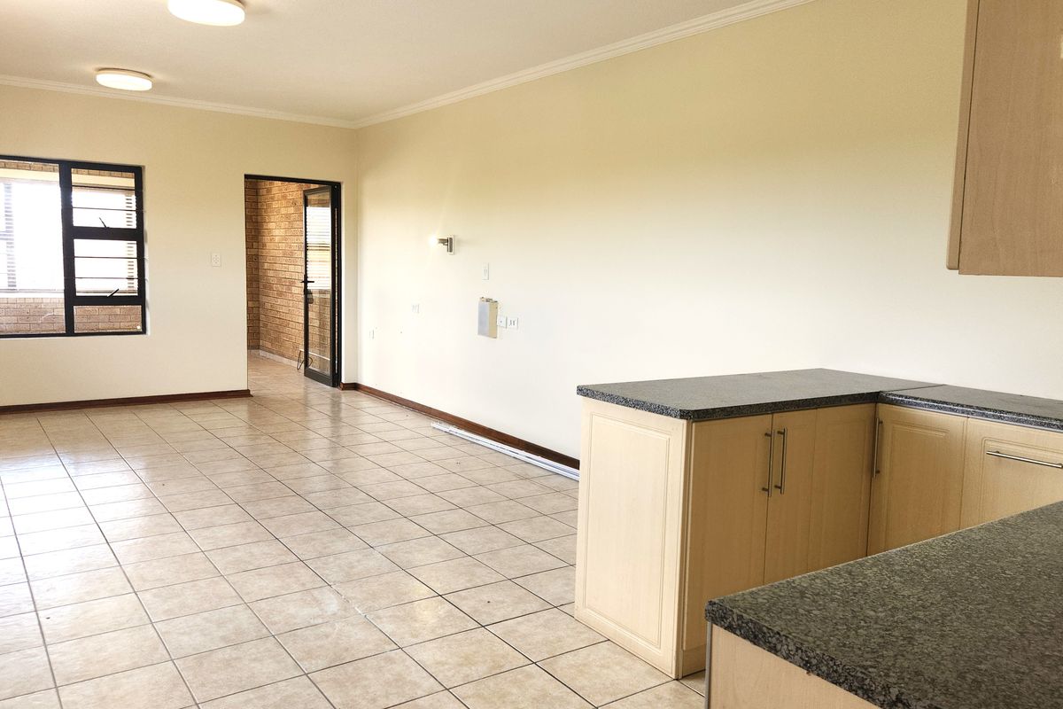 1-bedroom retirement unit - Photo 3