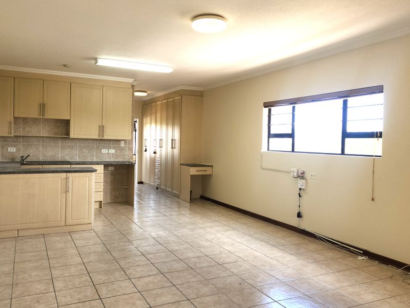 1-bedroom retirement unit - Photo 8