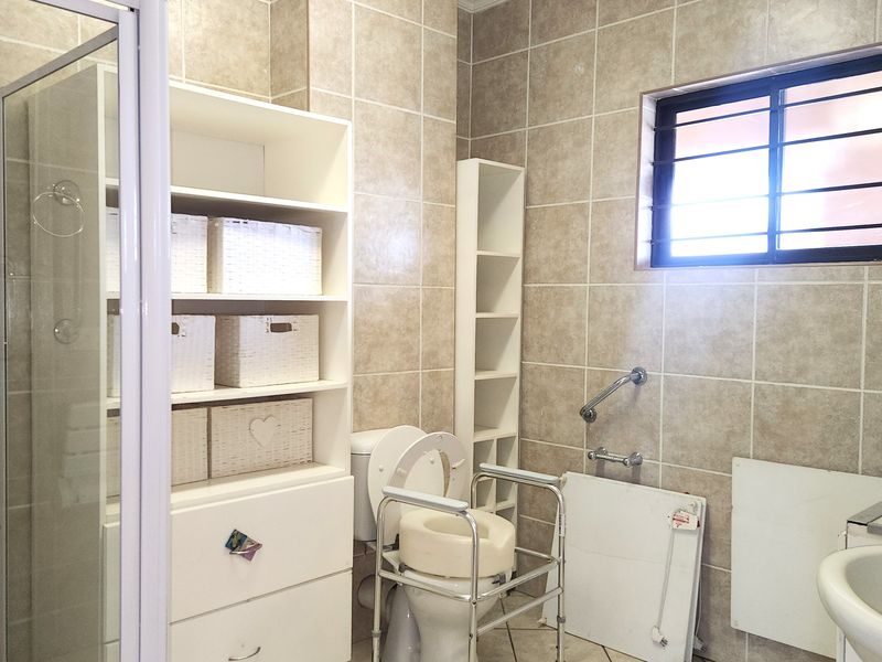 1-bedroom retirement unit - Photo 7