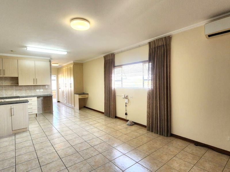 1-bedroom retirement unit - Photo 9