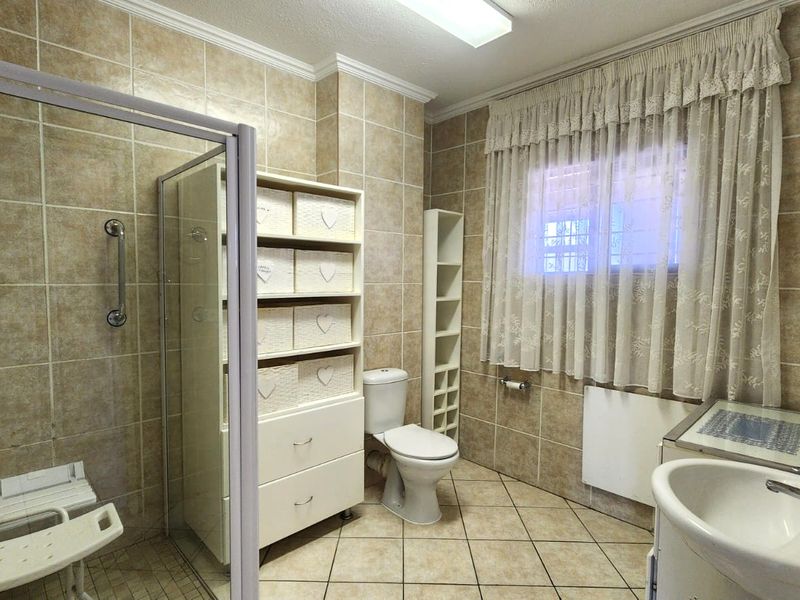 1-bedroom retirement unit - Photo 8