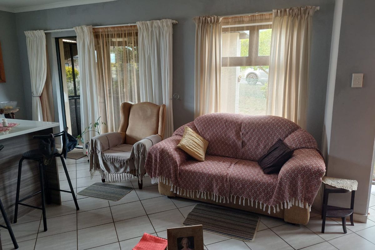 Modern family home on a corner stand - Photo 4