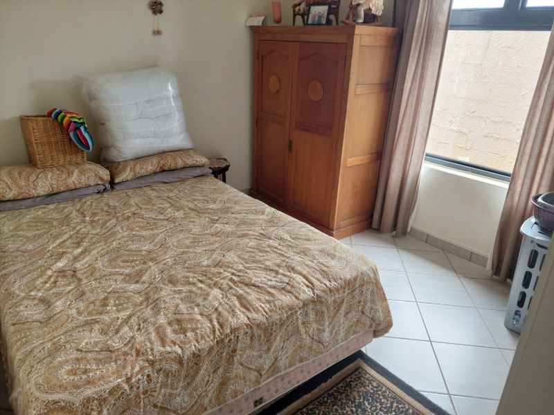 Modern family home on a corner stand - Photo 8