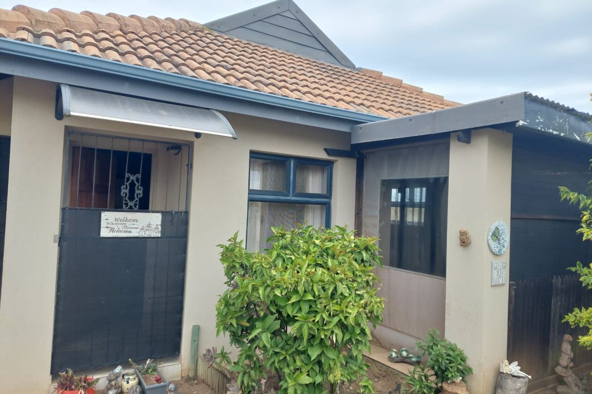 Modern family home on a corner stand - Photo 2