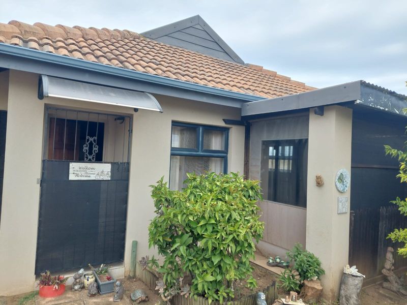 Modern family home on a corner stand - Photo 2