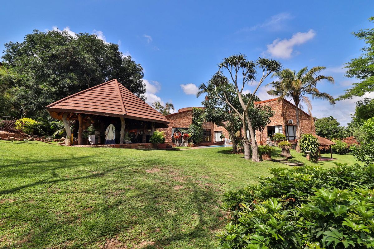 A RARE LOWVELD SANCTUARY WHERE PRIVACY MEETS LIFESTYLE - Photo 5