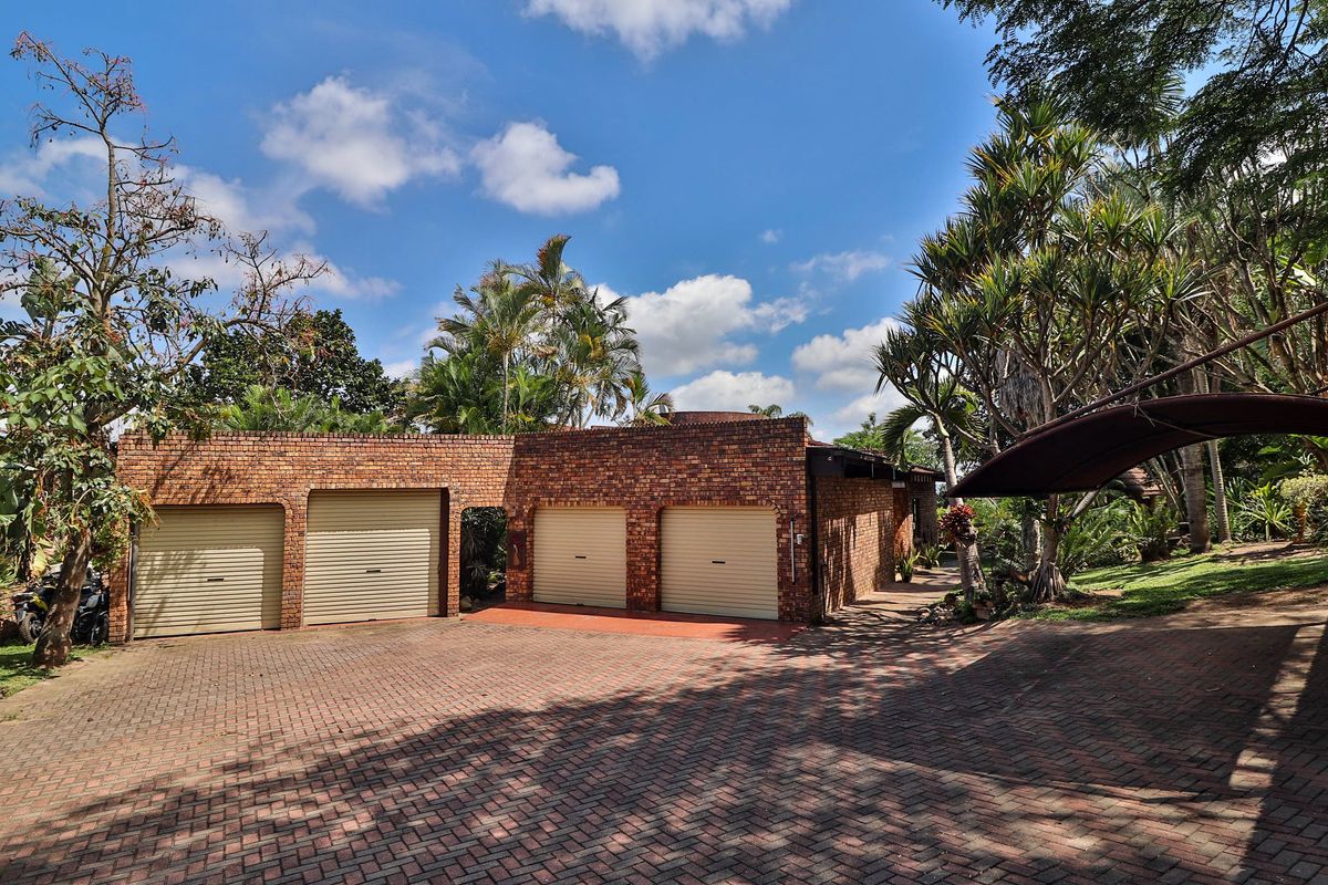 A RARE LOWVELD SANCTUARY WHERE PRIVACY MEETS LIFESTYLE - Photo 3