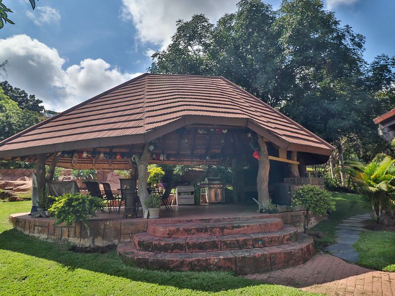 A RARE LOWVELD SANCTUARY WHERE PRIVACY MEETS LIFESTYLE - Photo 10