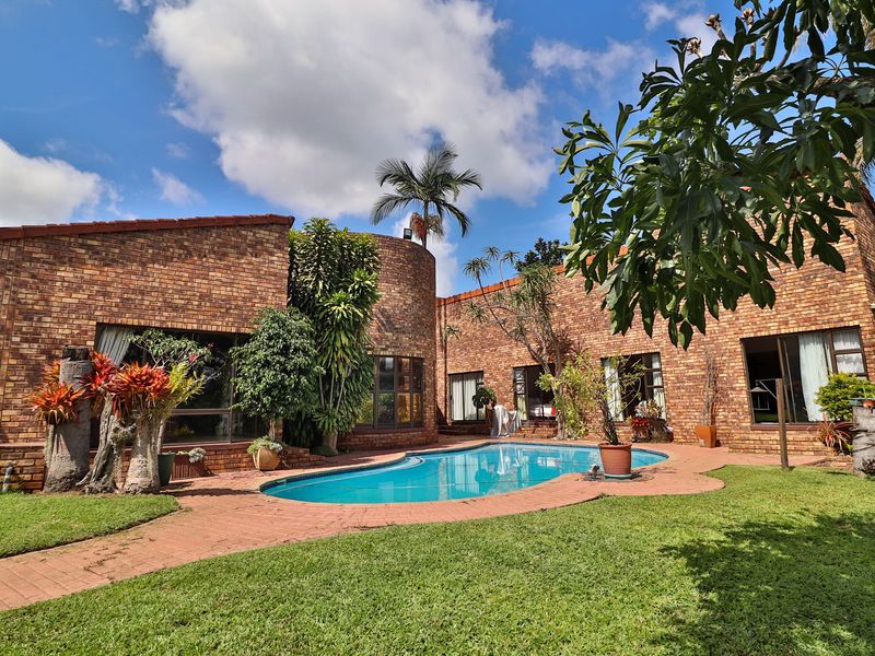 A RARE LOWVELD SANCTUARY WHERE PRIVACY MEETS LIFESTYLE - Photo 4