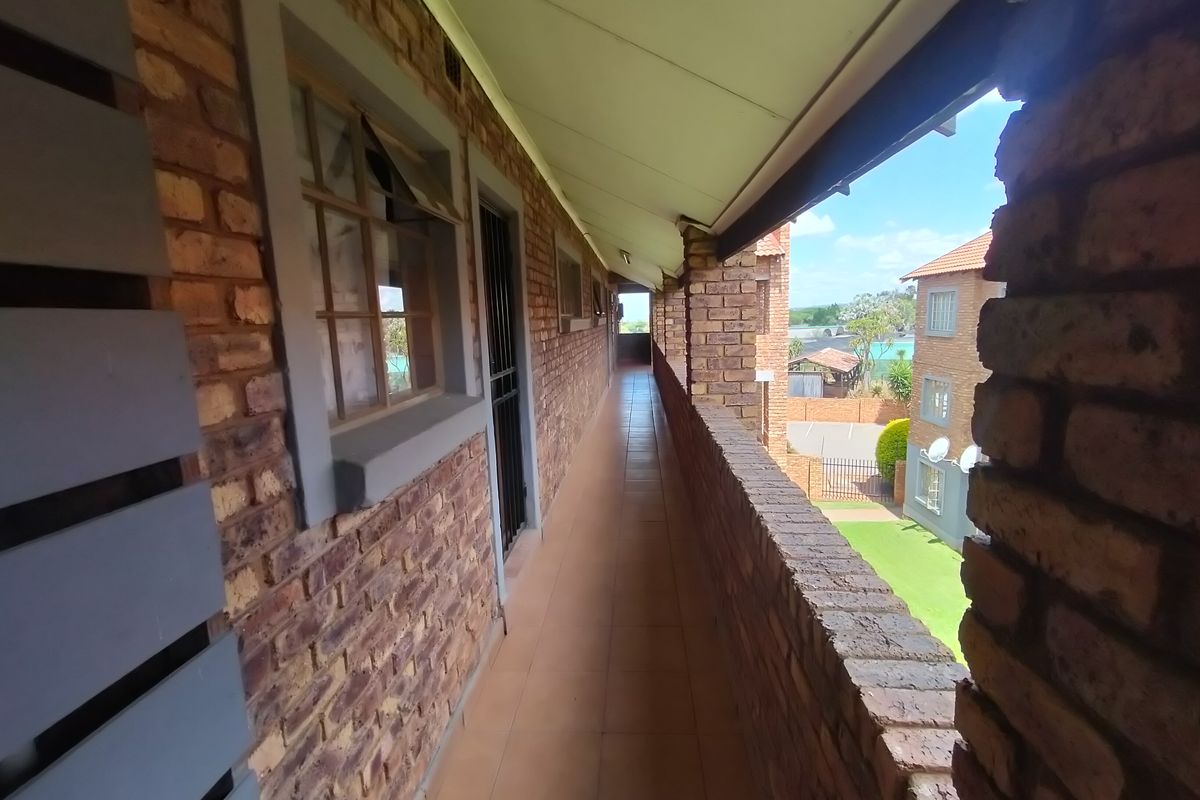 Affordable Apartment with Investment Potential in Secure Estelle Estate - Photo 3