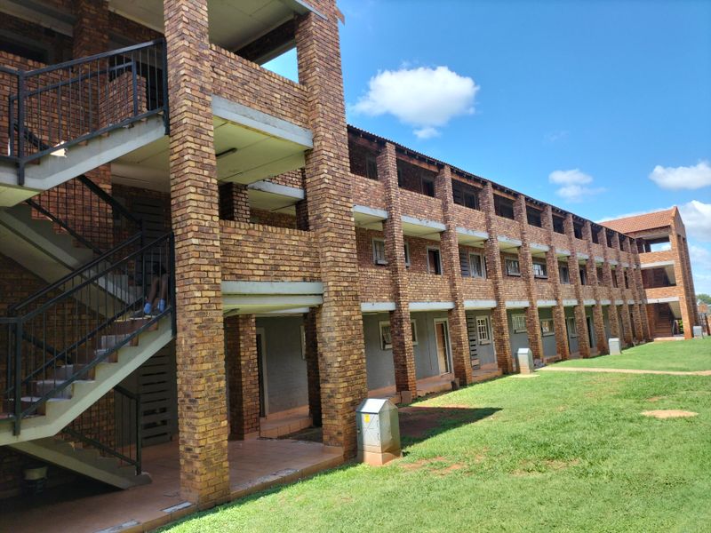 Affordable Apartment with Investment Potential in Secure Estelle Estate - Photo 2