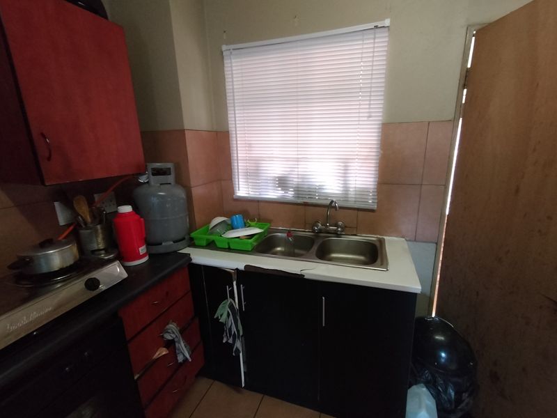 Affordable Apartment with Investment Potential in Secure Estelle Estate - Photo 7