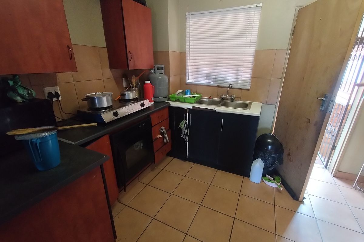 Affordable Apartment with Investment Potential in Secure Estelle Estate - Photo 5