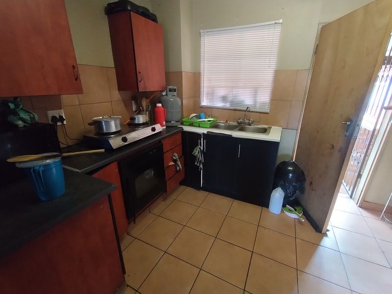 Affordable Apartment with Investment Potential in Secure Estelle Estate - Photo 5