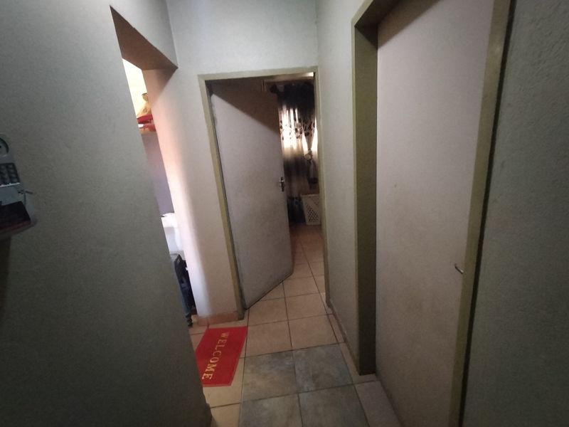 Affordable Apartment with Investment Potential in Secure Estelle Estate - Photo 4