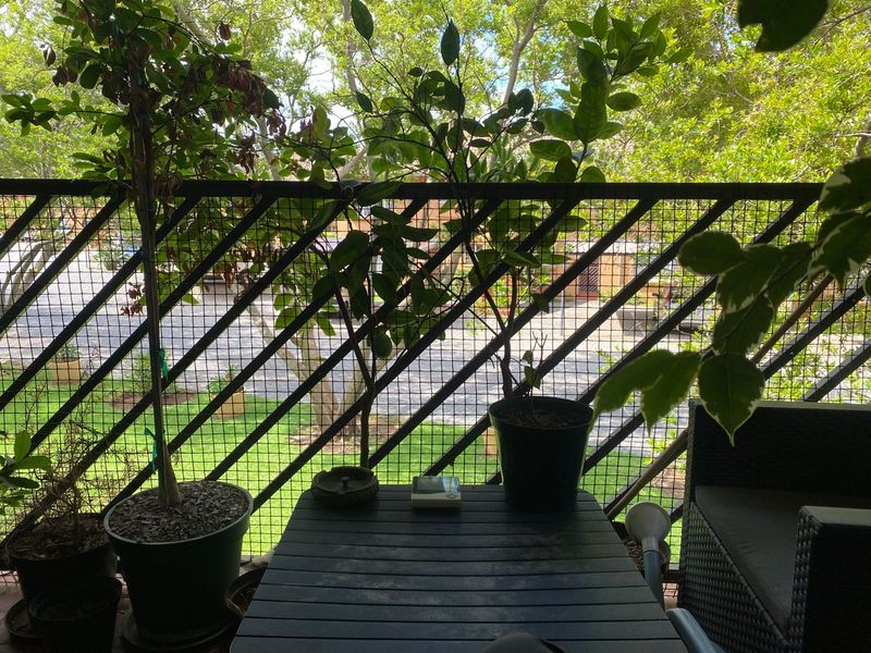 Modern Top Floor Two-Bedroom Apartment. - Photo 4