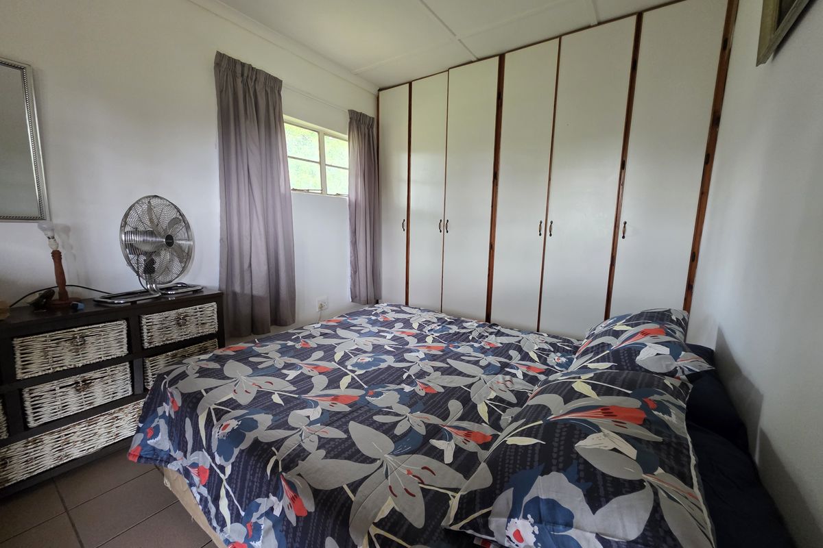 Versatile Farm Property with 4-Bedroom Home, Two Granny Flats & Extensive Facilities - Photo 2