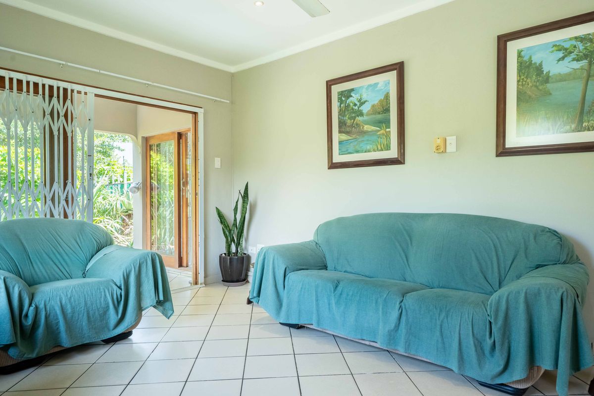 Luxury Non-distressed Harcourts Auction - Bidding to start from R1 030 000 and up!! - Photo 4