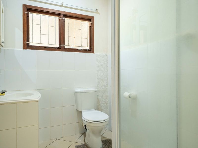 Luxury Non-distressed Harcourts Auction - Bidding to start from R1 030 000 and up!! - Photo 10