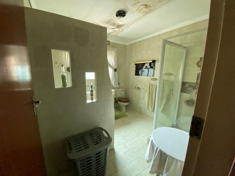 Stunning 3-bedroom house in Vanderbijlpark SE 7, perfect for family living—your dream home awaits! - Photo 9