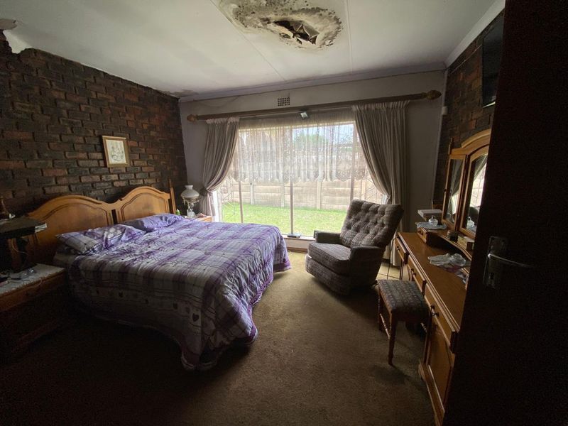 Stunning 3-bedroom house in Vanderbijlpark SE 7, perfect for family living—your dream home awaits! - Photo 7