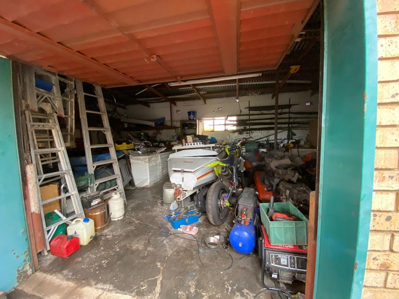 Stunning 3-bedroom house in Vanderbijlpark SE 7, perfect for family living—your dream home awaits! - Photo 3