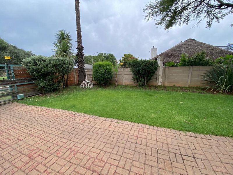 Stunning 3-bedroom house in Vanderbijlpark SE 7, perfect for family living—your dream home awaits! - Photo 1