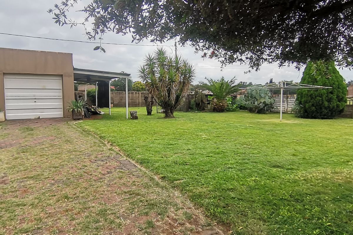 Charming 3-Bedroom Home in Sought-After Three Rivers - Photo 4