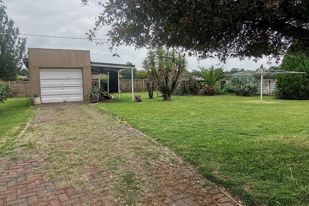 Charming 3-Bedroom Home in Sought-After Three Rivers - Photo 2