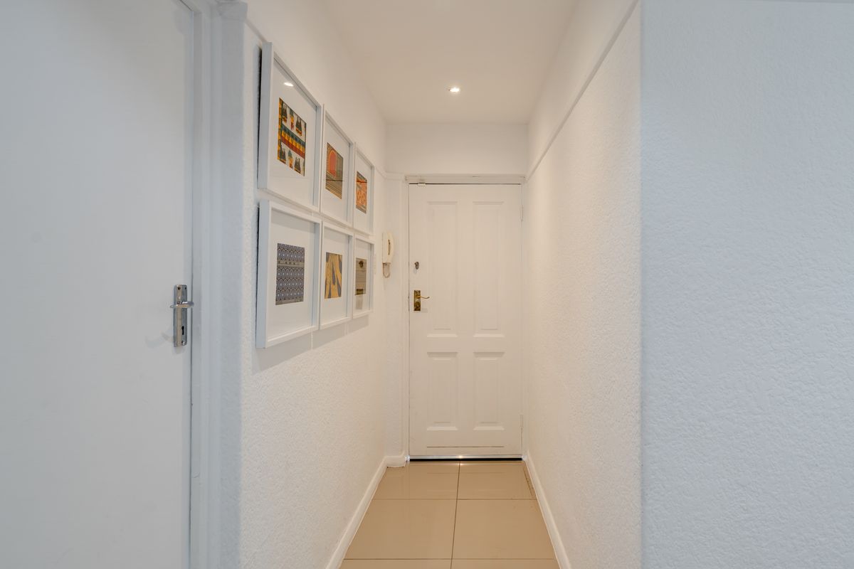 Fully Renovated | Airbnb-Ready | Sea Point Position - Photo 3