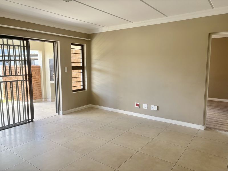 Modern Ground-Floor Elegance in Kyalami Hills - Photo 4