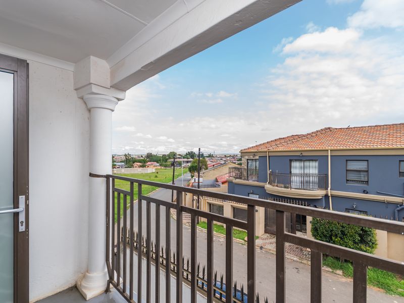 4 Bedroomed House, With Additional Space For A 5th Bedroom, For Sale In Naledi ! - Photo 7