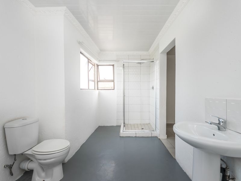 4 Bedroomed House, With Additional Space For A 5th Bedroom, For Sale In Naledi ! - Photo 6