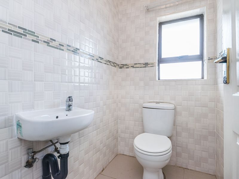 4 Bedroomed House, With Additional Space For A 5th Bedroom, For Sale In Naledi ! - Photo 10