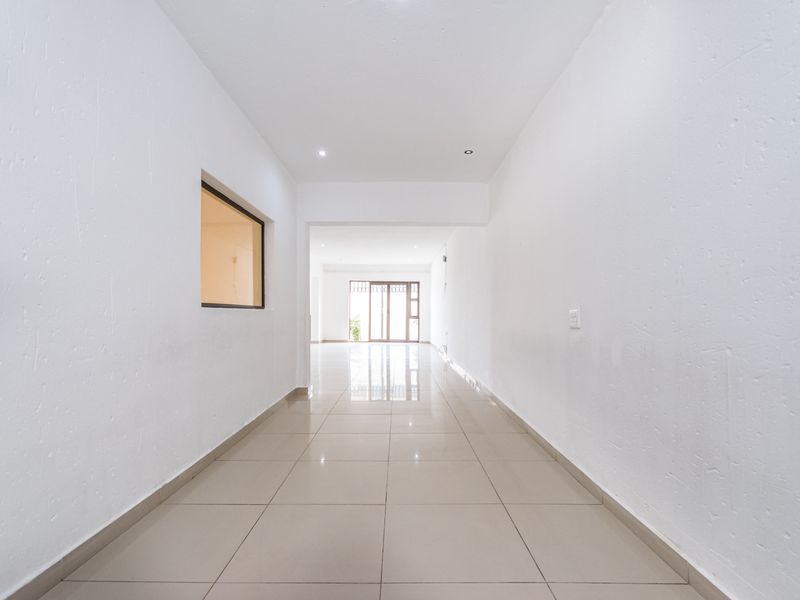 4 Bedroomed House, With Additional Space For A 5th Bedroom, For Sale In Naledi ! - Photo 9