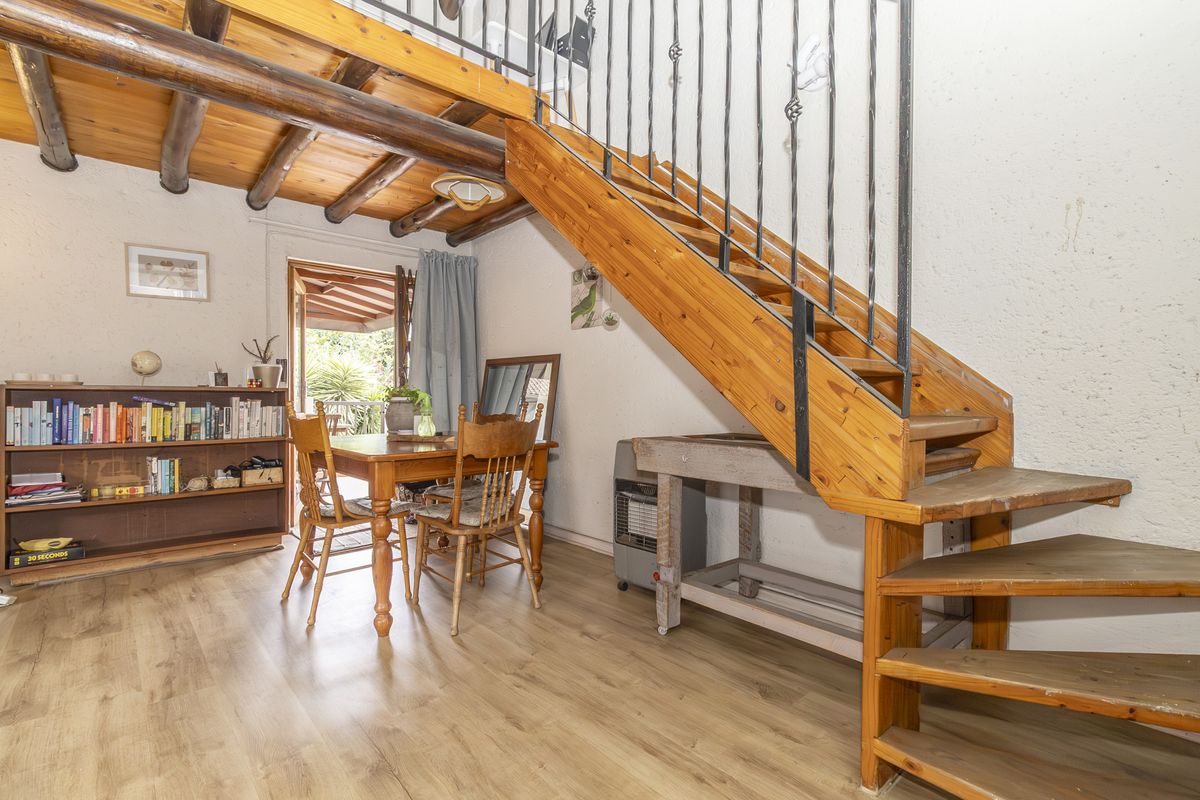 Calling all Investors! - Tenanted Spacious 2-Bed, 2-Bath Loft Apartment with Garage. - Photo 4