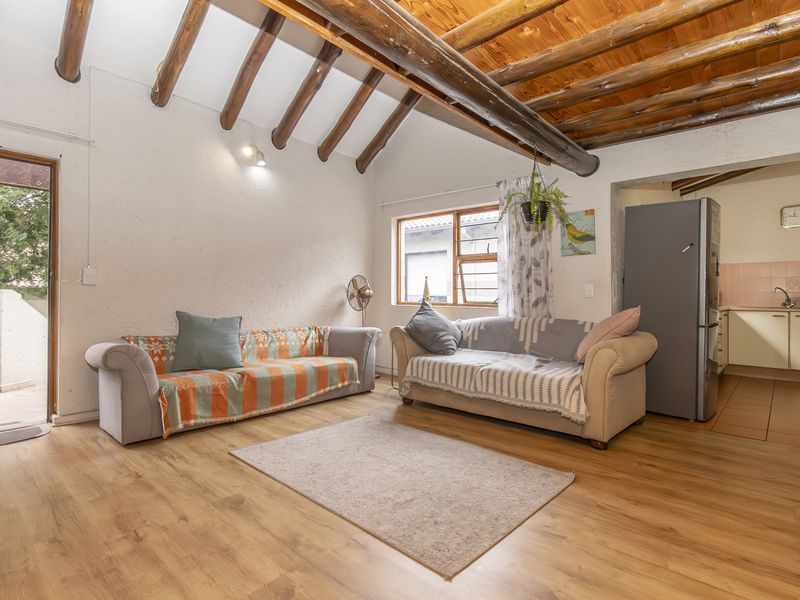 Calling all Investors! - Tenanted Spacious 2-Bed, 2-Bath Loft Apartment with Garage. - Photo 5
