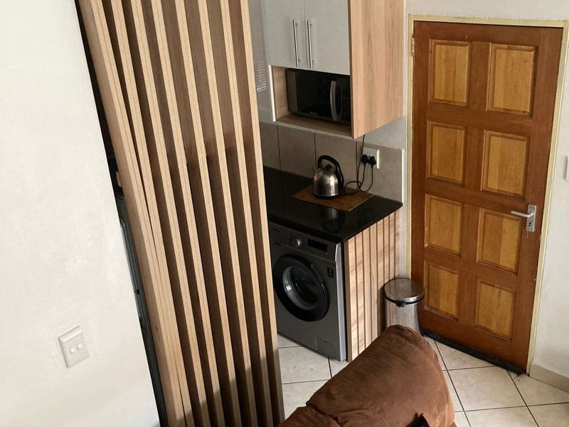 Stylish 3-Bedroom Duplex in Secure Dawn Park – Modern Living at Its Best! - Photo 9