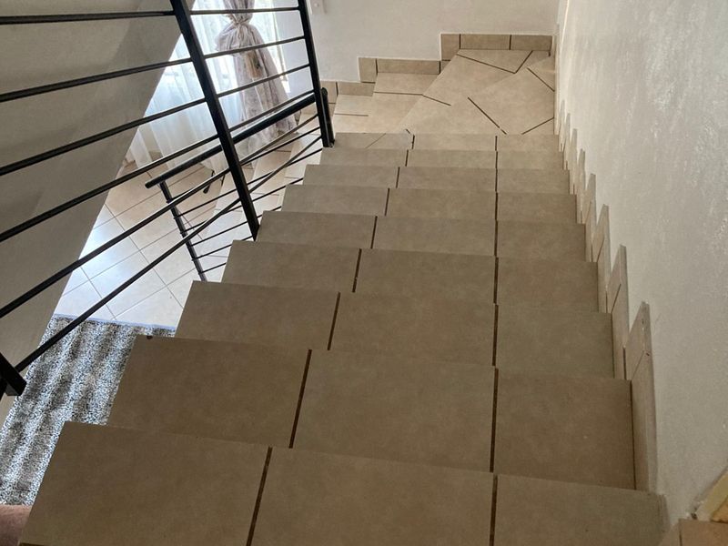 Stylish 3-Bedroom Duplex in Secure Dawn Park – Modern Living at Its Best! - Photo 2
